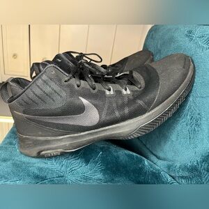 Nike 852433-001 Men’s Size 14